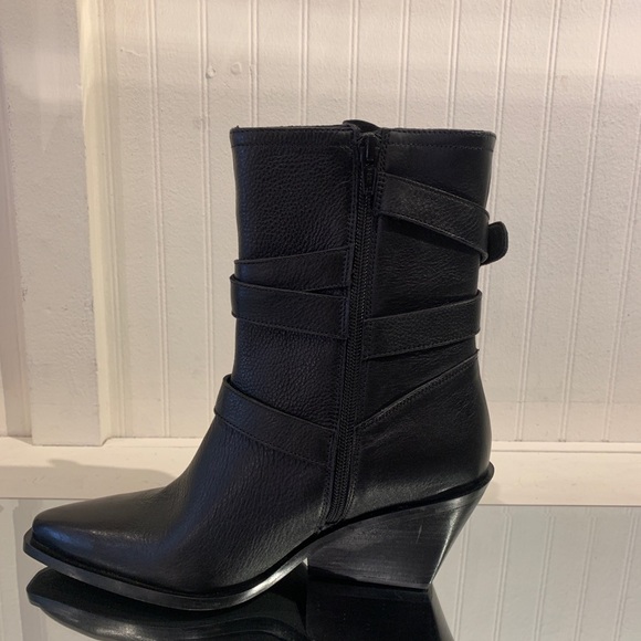 SEYCHELLES! Brand New In Box. Black Leather Boots - Picture 4 of 4